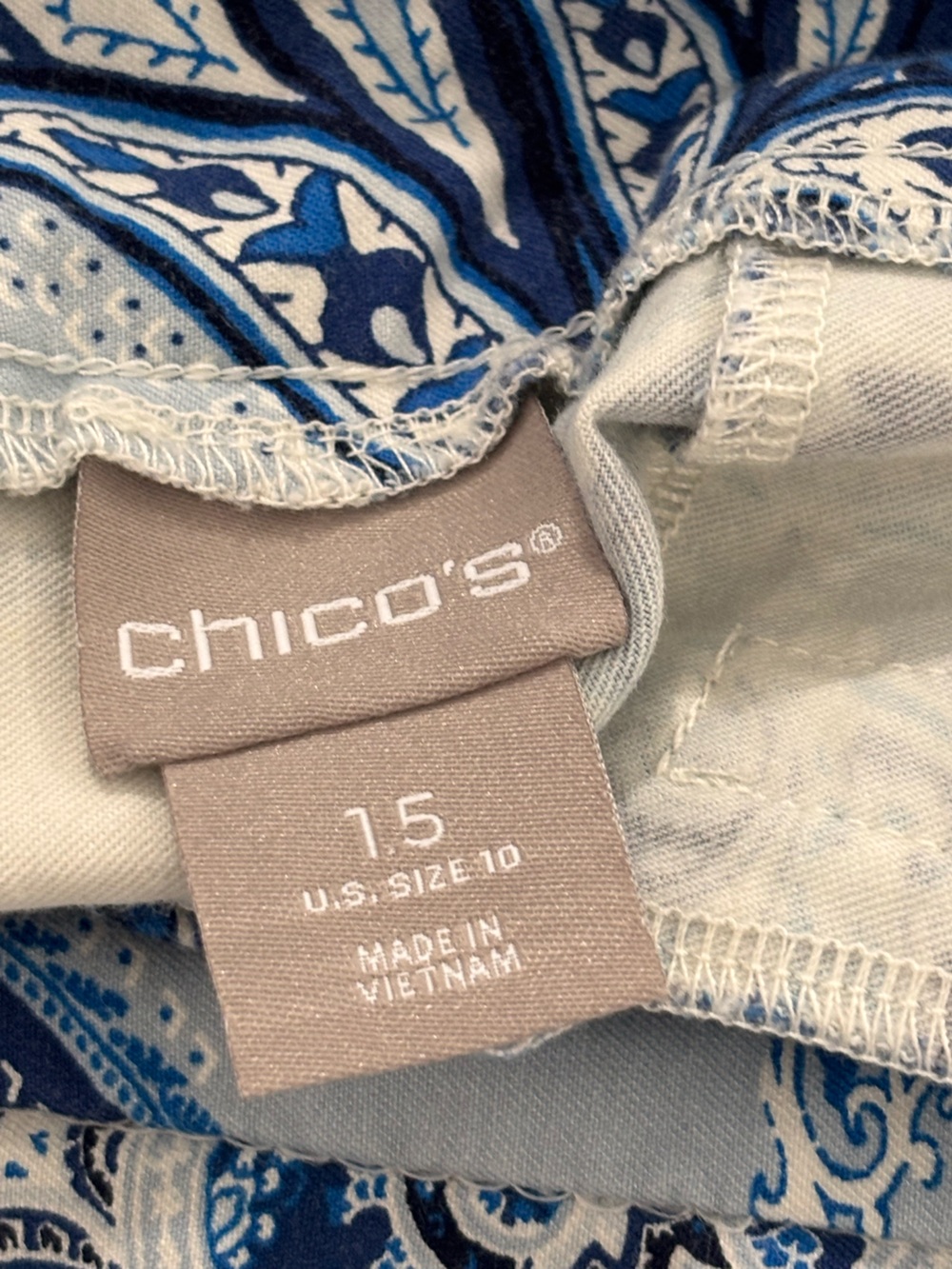 🦋Chico's White and Blue Paisley Bermuda Shorts - Picture 8 of 10